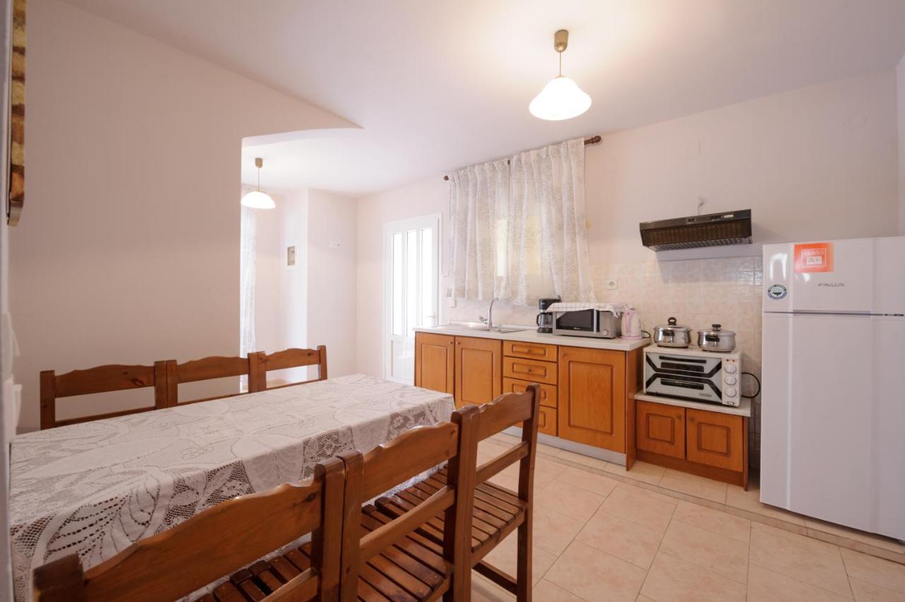 Elias & Vasili House Hotel Agios Georgios Pagon Exterior photo